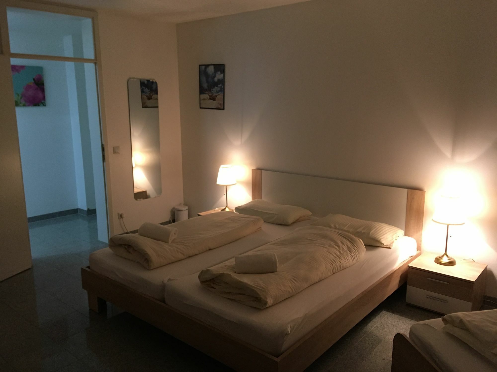 Kn Kahtan Boarding House Leilighet München Eksteriør bilde