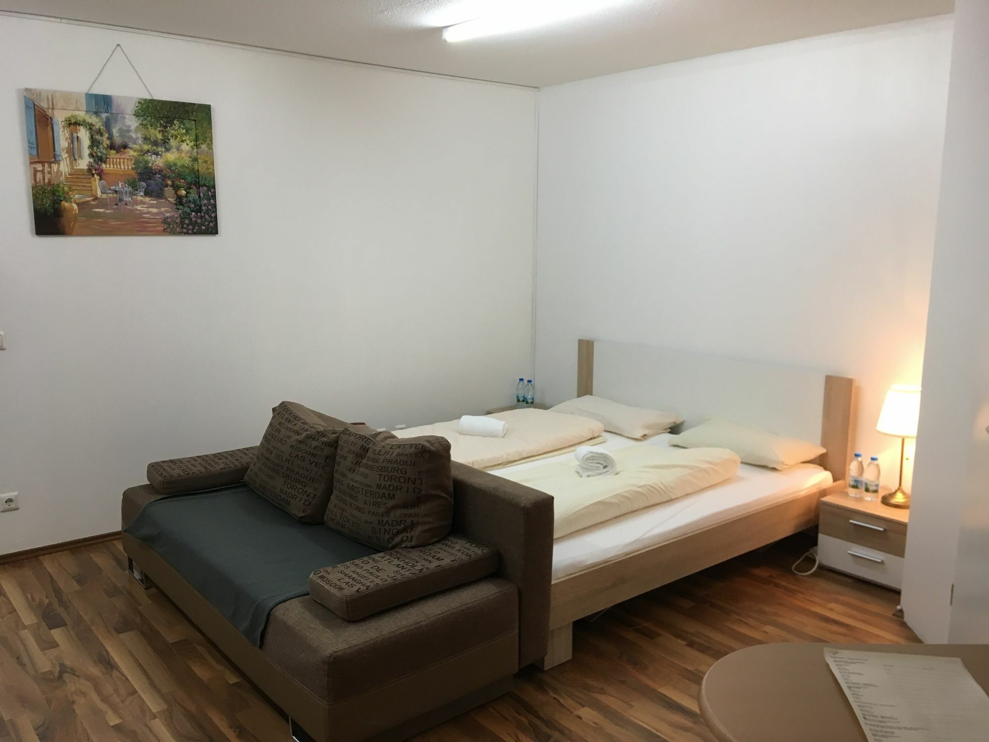 Kn Kahtan Boarding House Leilighet München Eksteriør bilde