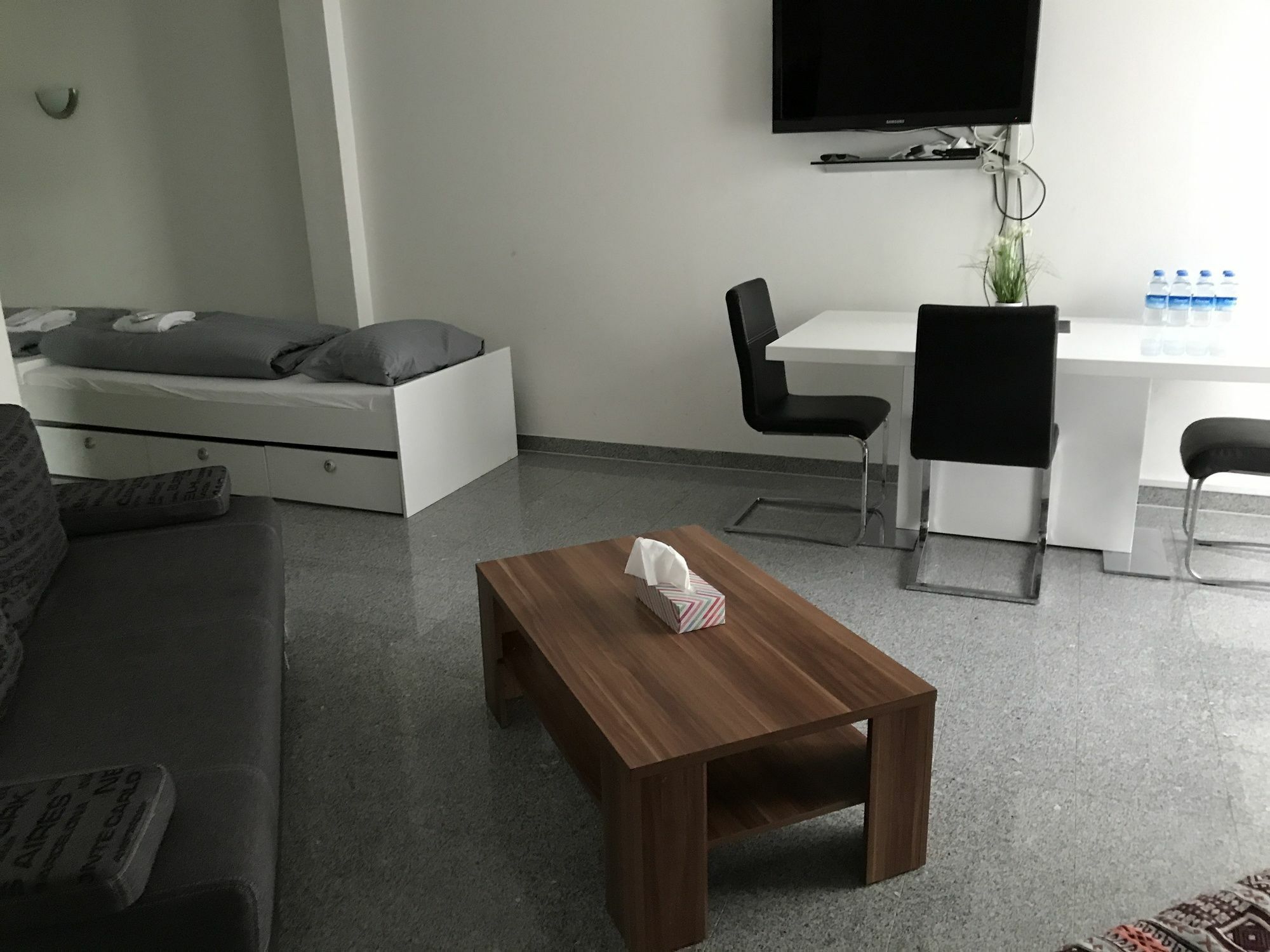 Kn Kahtan Boarding House Leilighet München Eksteriør bilde